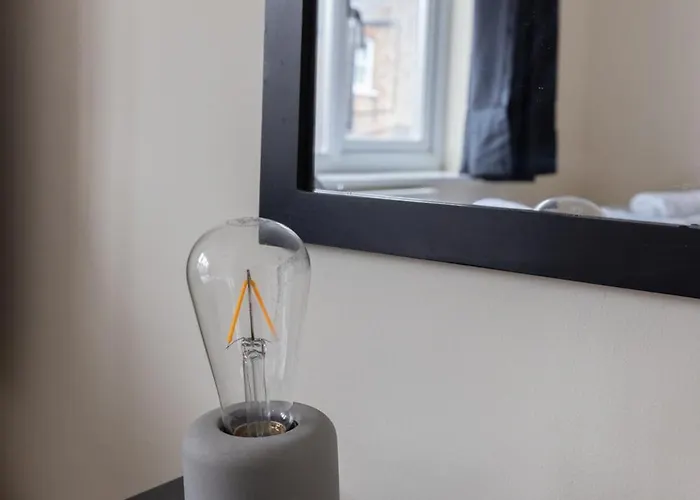 Ebor Place - Victorian - Free Parking -