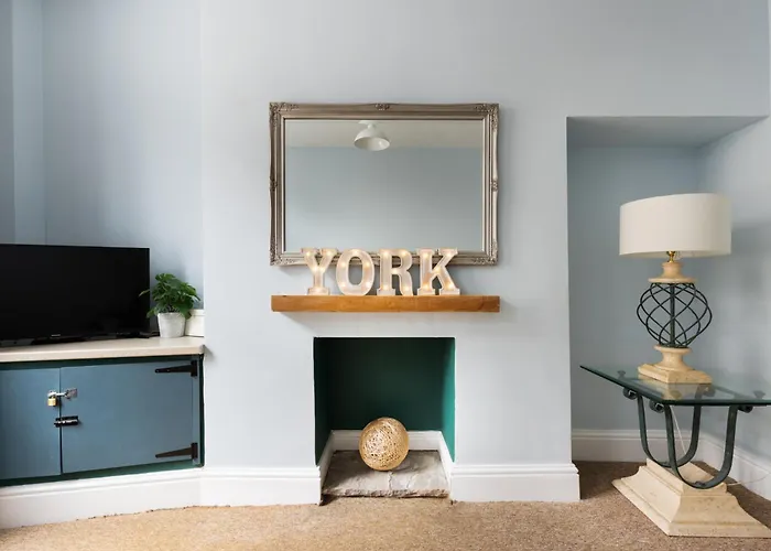 Ebor Place - Victorian - Free Parking - בית נופש