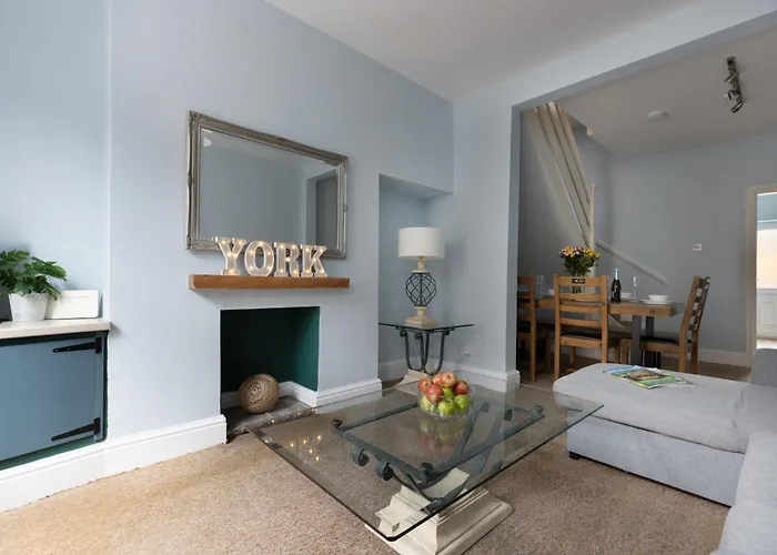 Ebor Place - Victorian - Free Parking - בית נופש