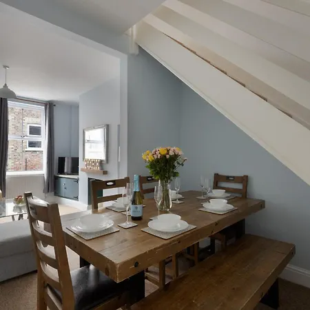 Ebor Place - Stunning Period With Free Parking